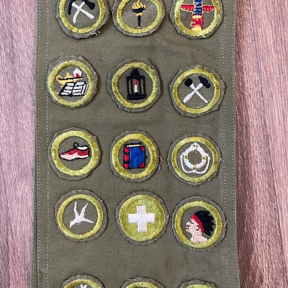Vintage Boy Scouts of America BSA Sash with 20 Merit Insignia Patches Badges - Picture 5 of 10